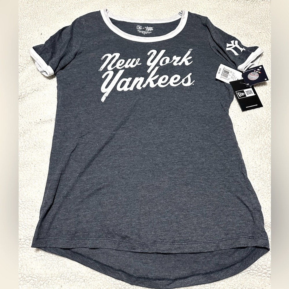 NWT New Era New York Yankees women’s medium t-shirt